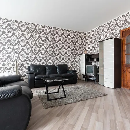Spacious 3 Bdrm For 6 Διαμέρισμα