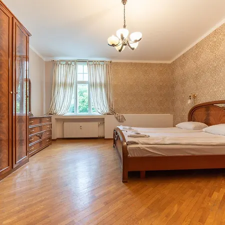 Spacious 3 Bdrm For 6 Apartmán *